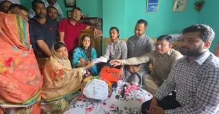 আহত জুলাই যোদ্ধা সুজনের নবজাতক শিশুকন্যার জন্য প্রধানমন্ত্রীর উপহার